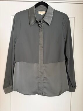 MELLODAY Two-Tone Sage Green Button-Down Shirt